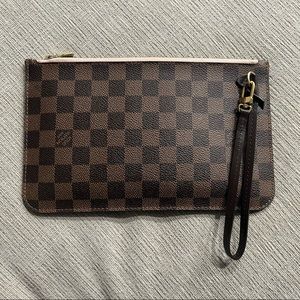 Louis Vuitton Neverfull MM Damier Ebene Pouch